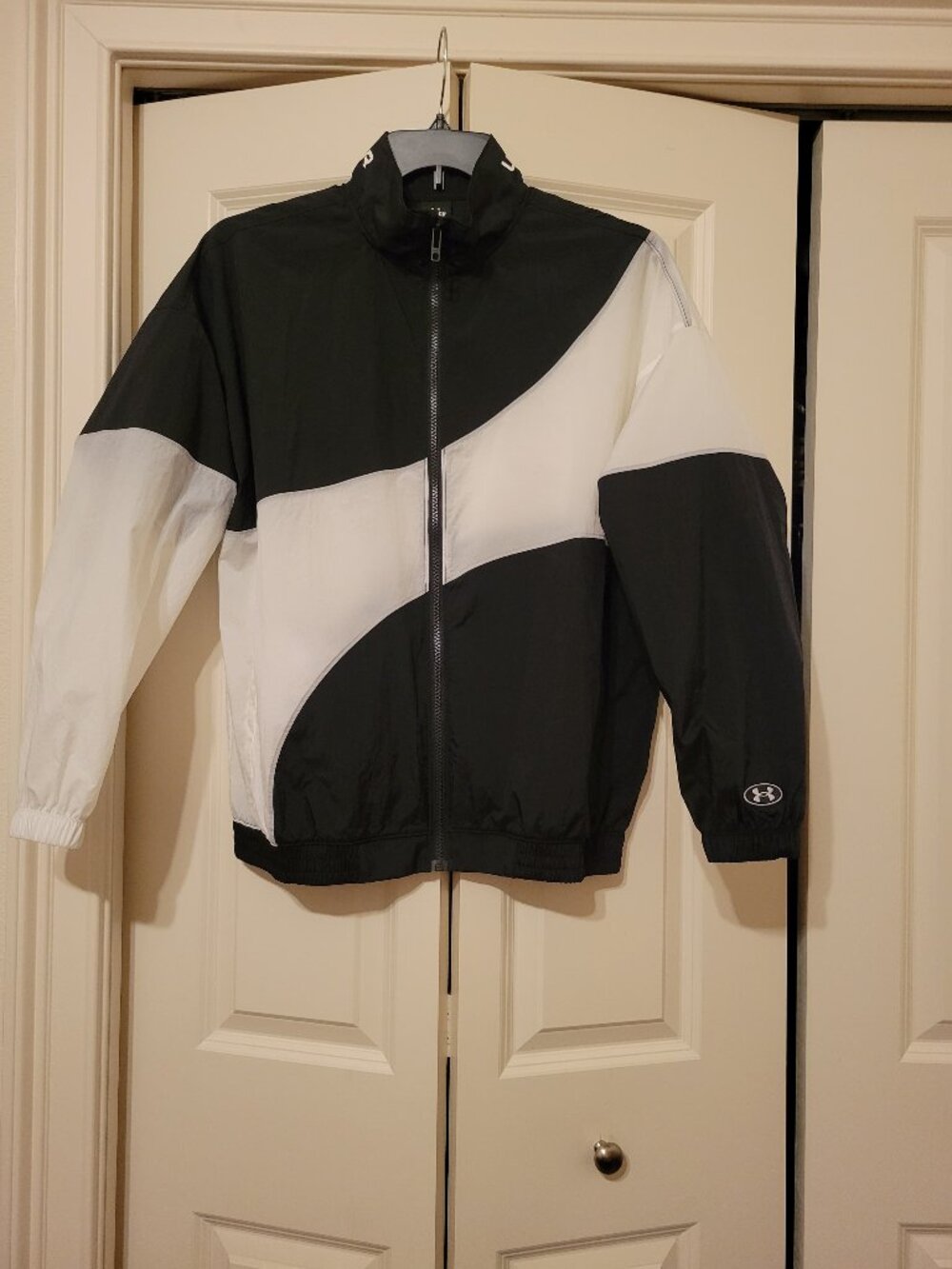 Women's UNDER ARMOR waterproof jacket sizeS